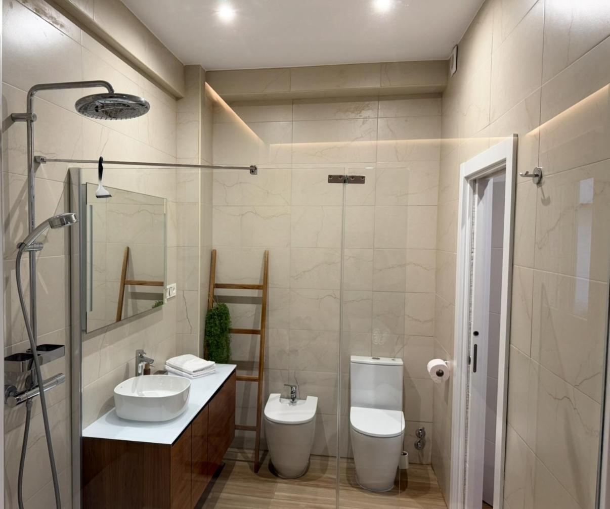 Apartamento Nuevo Lujoso Suites Centro Bilbao Wifi ,Parking Gratis Eksteriør bilde